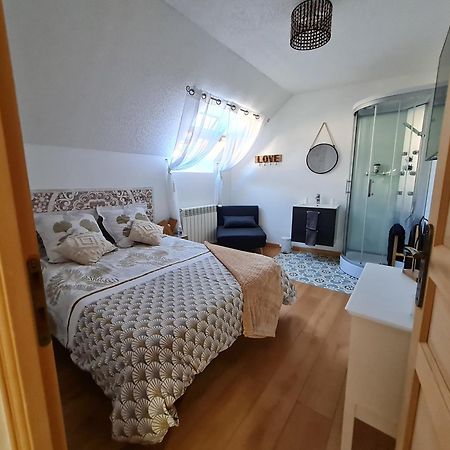 Bed and Breakfast Chez Malia Saint-Nicolas-des-Motets Екстер'єр фото